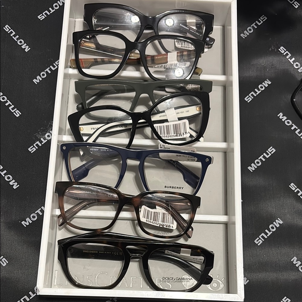 Burberry Black and Blue Glasses Classic Style Prada classic style dolce$gabbana